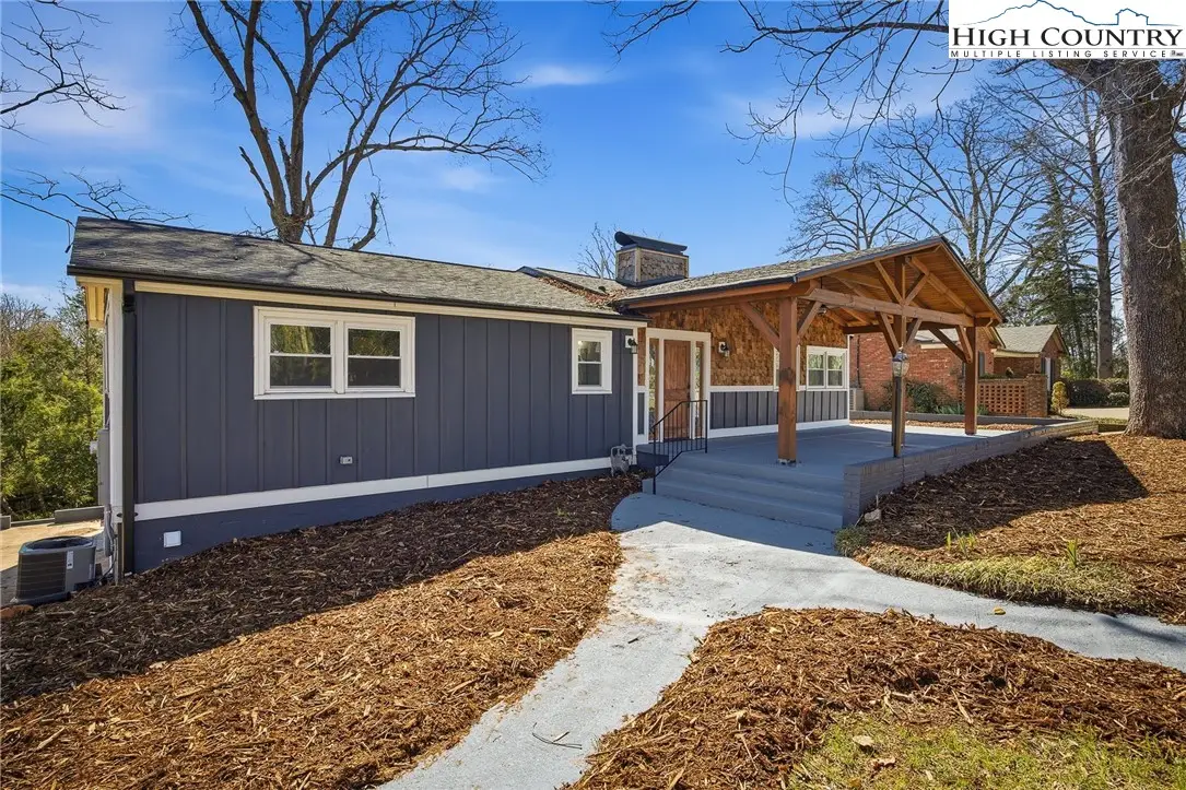 223 W Park Drive, Morganton, NC 28655 - #1