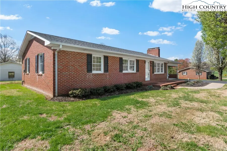 612 E Main Street, Boonville, NC 27011 - #3