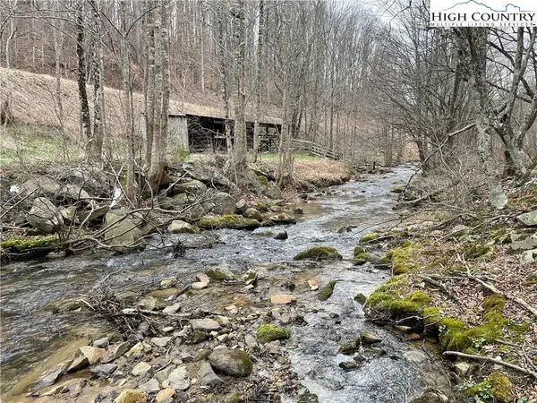 1275 Big Windfall Road, Lansing, NC 28643