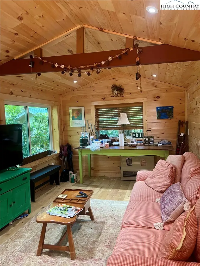 21 Dogwood Lane, Newland, NC 28657 - #3