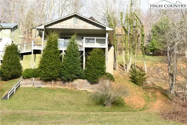 733 Azalea Drive, Newland, NC 28657