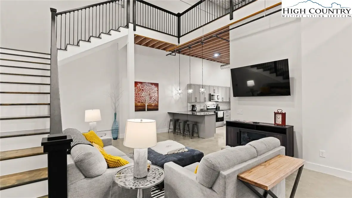 215 S Jefferson Station Place #210, West Jefferson, NC 28694 - #1