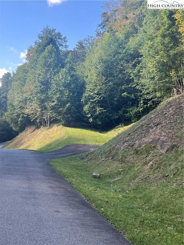 172 Hump View Trail, Banner Elk, NC 28604