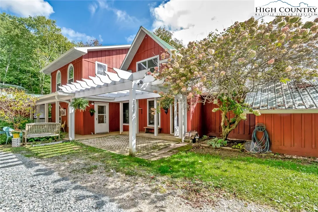 2209 Sugar Mountain 2 Road, Newland, NC 28657 - #1