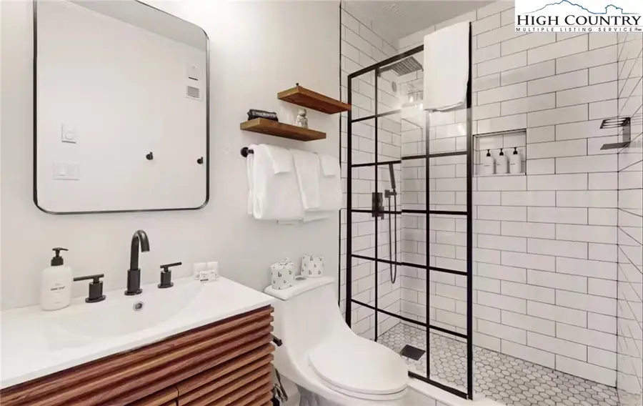 102 Sugar Ski Drive #215, Sugar Mountain, NC 28604 - #2