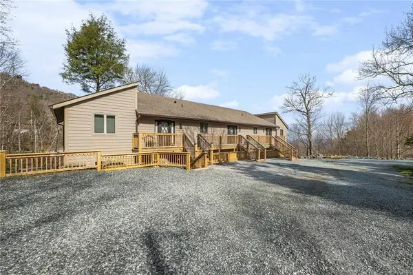 106 W Pond Creek Road #A, Beech Mountain, NC 28604