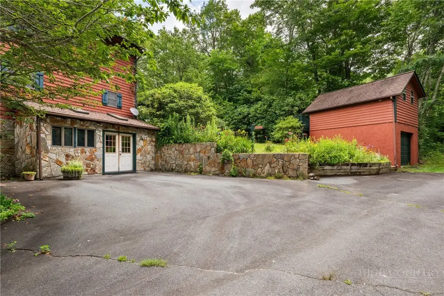 277 Country Lane, Newland, NC 28657 - #3
