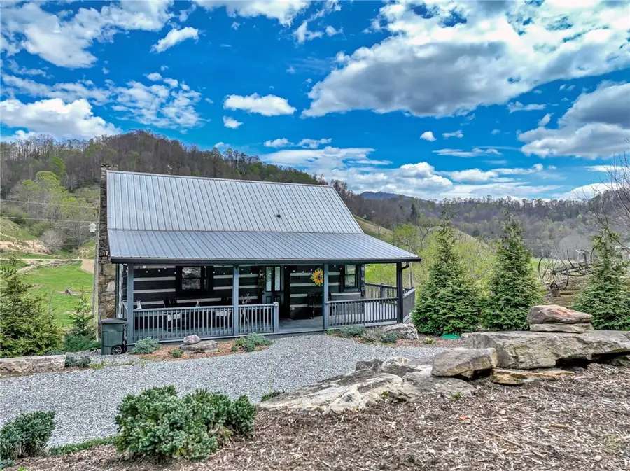 3244 Old Us Hwy 421, Vilas, NC 28692 - #2