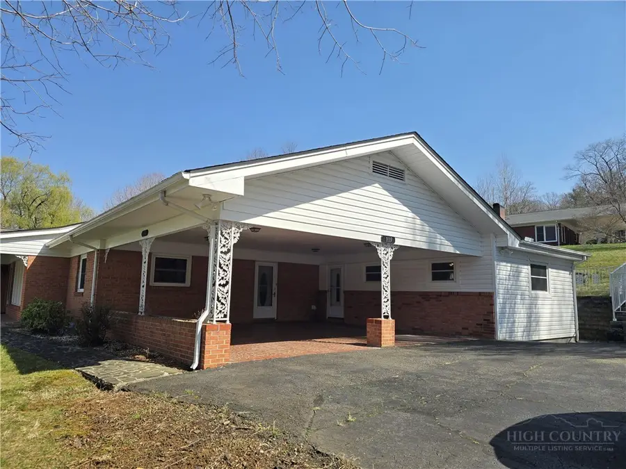 119 Forest Hill Dr, West Jefferson, NC 28694 - #3