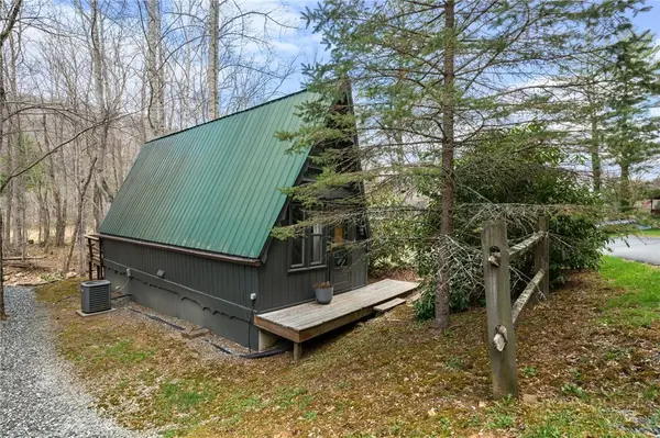 210 River Road 2 Road, Banner Elk, NC 28604
