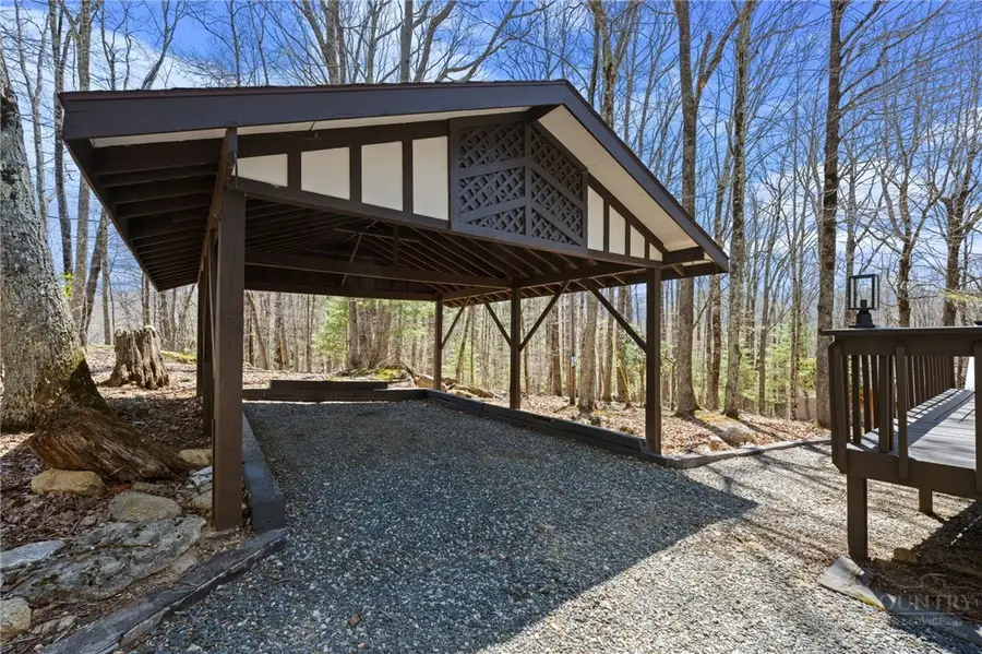 811 Pine Ridge Road, Beech Mountain, NC 28604 - #3