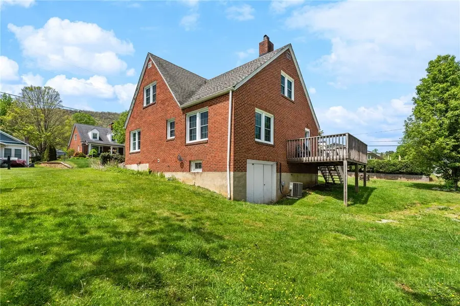 306 Wilton Avenue, West Jefferson, NC 28694 - #2