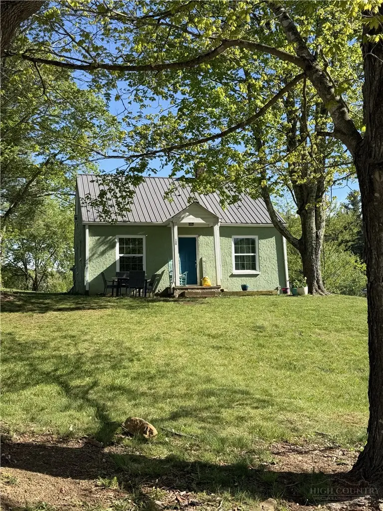130 Bluegrass Drive, West Jefferson, NC 28694 - #2