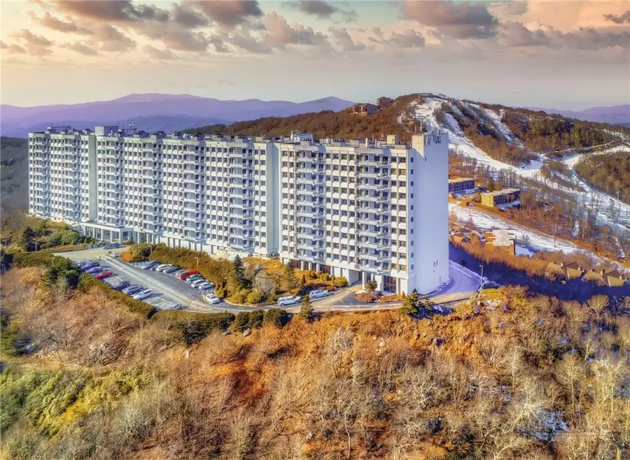 303 Sugar Top Drive #2202, Sugar Mountain, NC 28604 - #2