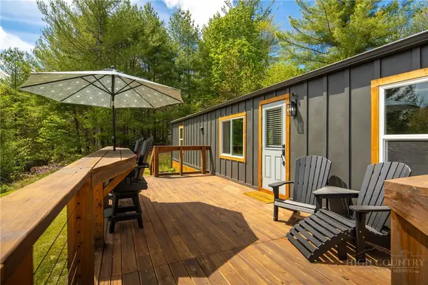 9050 Pittmans Gap Road, Newland, NC 28657