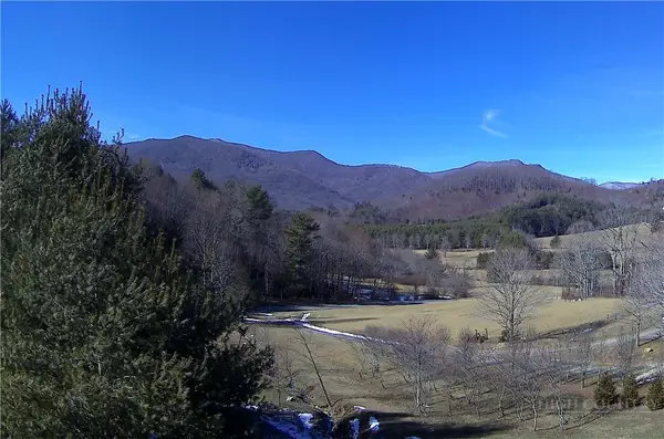 3 Summit View Parkway, Spruce Pine, NC 28777
