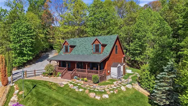 394 Hummingbird Lane, Elk Park, NC 28622