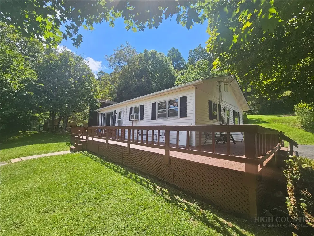 211 Arthur G Caudill Rd, West Jefferson, NC 28694 - #1