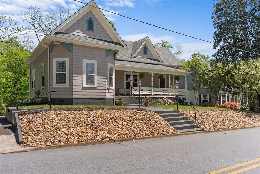 212 Gwyn Avenue, Elkin, NC 28621 - #3