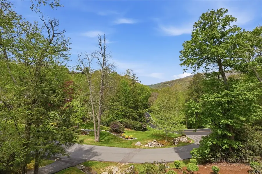 659 Clubhouse Drive #E1, Banner Elk, NC 28604 - #3