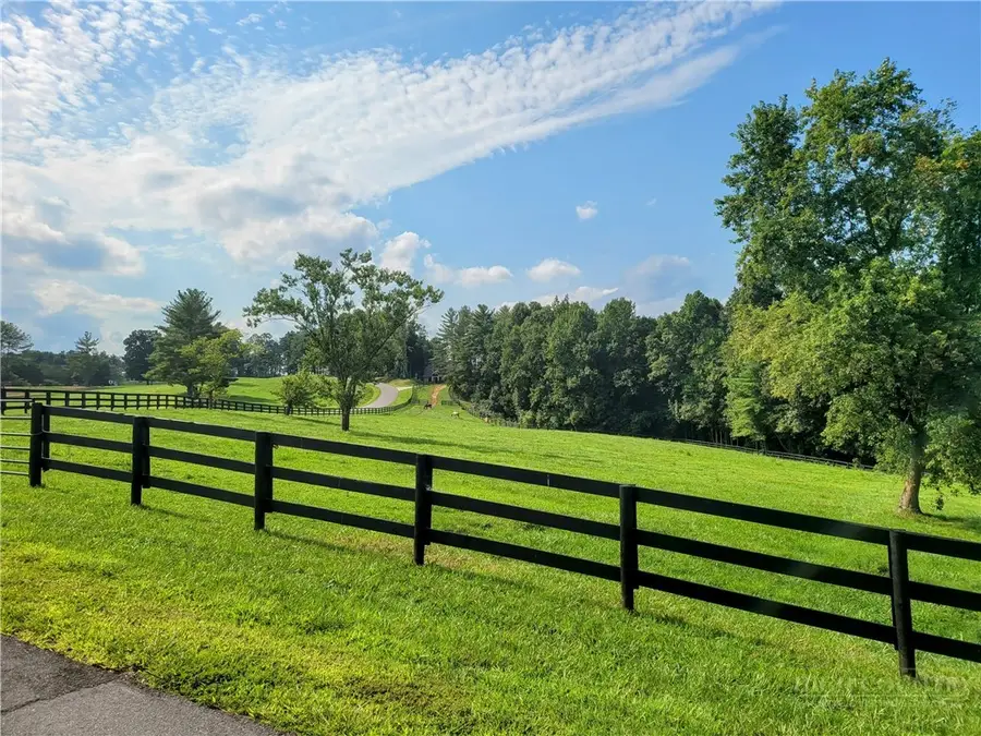 2093 Thoroughbred Way, Lenoir, NC 28645 - #2