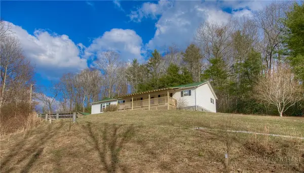 3 Altapass Trail, Spruce Pine, NC 28777