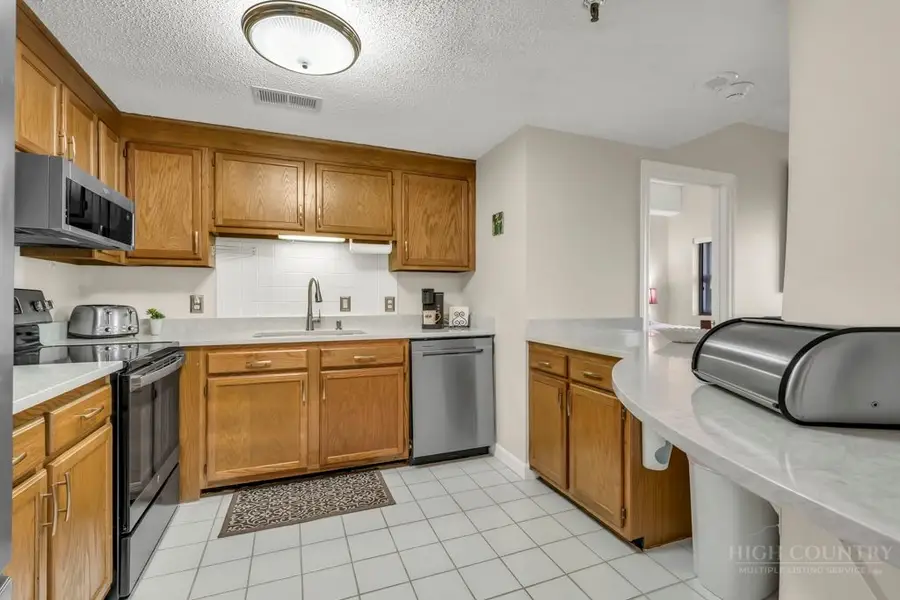 303 Sugar Top Drive #2205, Sugar Mountain, NC 28604 - #3
