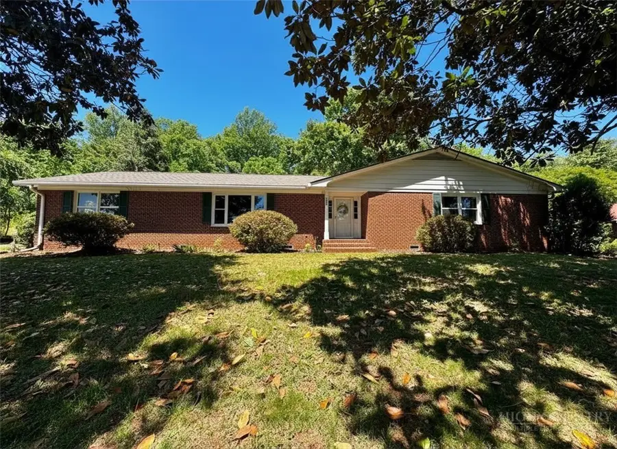 1000 Hill Avenue, Wilkesboro, NC 28697 - #2