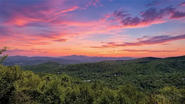 104 Mockingbird Lane, Beech Mountain, NC 28604