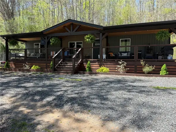 71 Ledford Ridge Lane, Bakersville, NC 28705