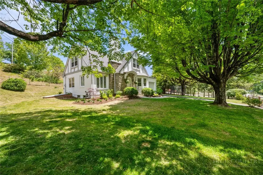 616 Cranberry Street, Newland, NC 28657 - #2