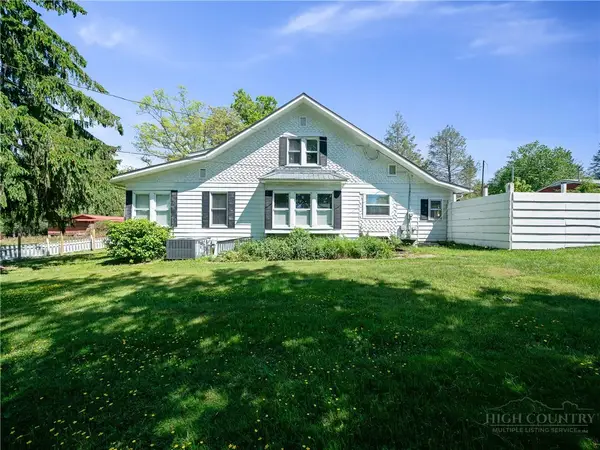 490 Cranberry Street, Newland, NC 28657