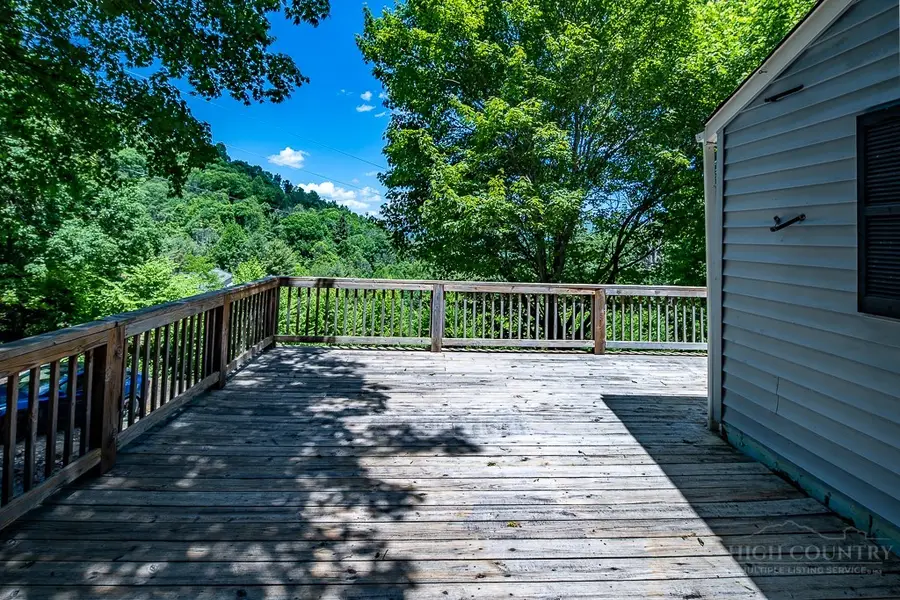 933 Autumn Valley Drive, West Jefferson, NC 28694 - #3