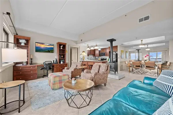 303 Sugar Top Drive #2122, Sugar Mountain, NC 28604