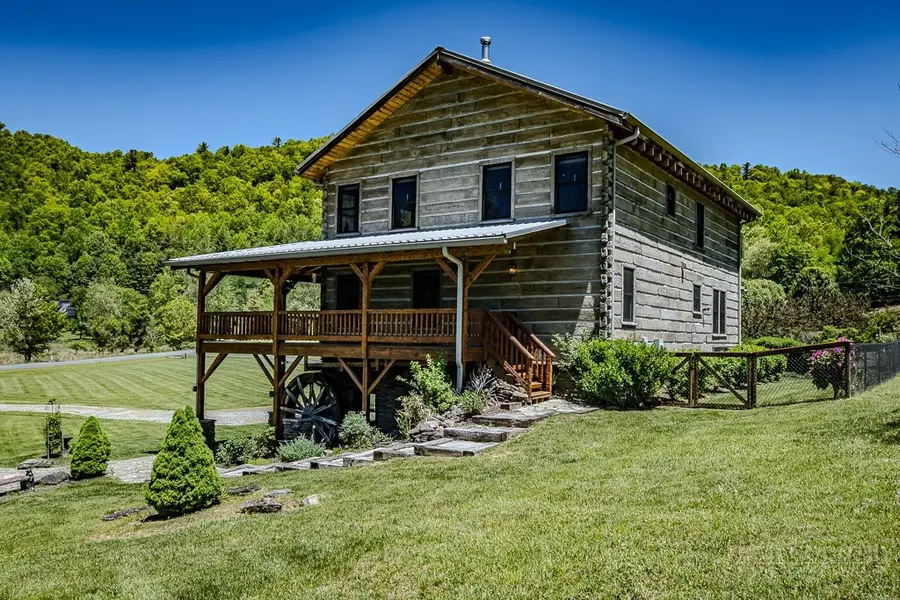 262 Red Tailed Hawk Road, Banner Elk, NC 28604 - #2