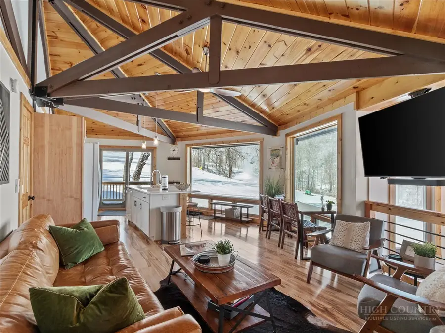 630 Briarcliff, Sugar Mountain, NC 28604 - #3
