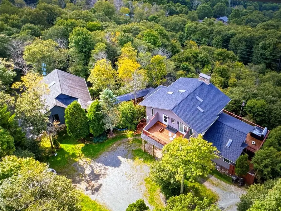 200 Summit Lodge Rd + Guest Chalet, Beech Mountain, NC 28604 - #3