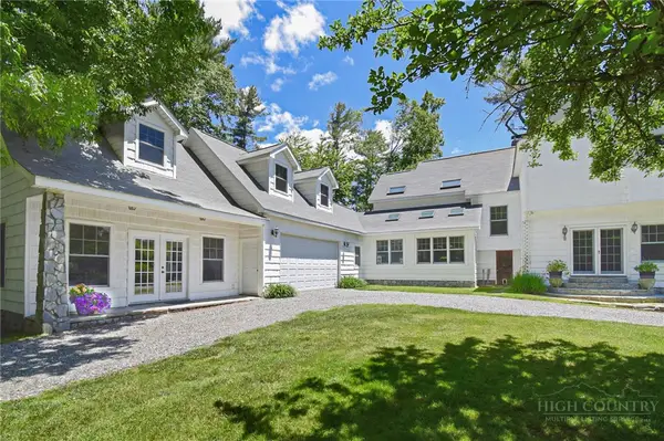 140 Library Lane, Banner Elk, NC 28604