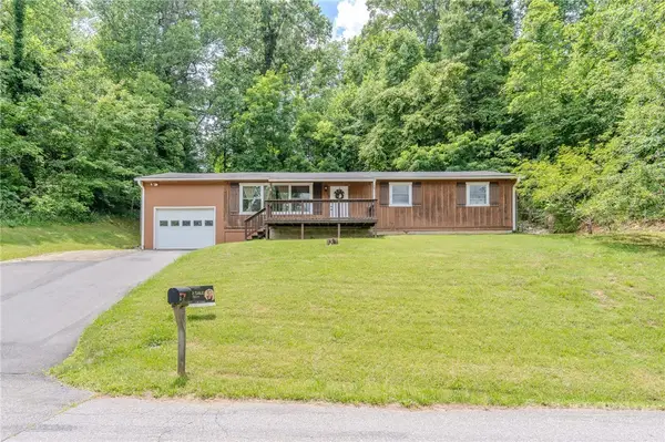84 English Road, Spruce Pine, NC 28777