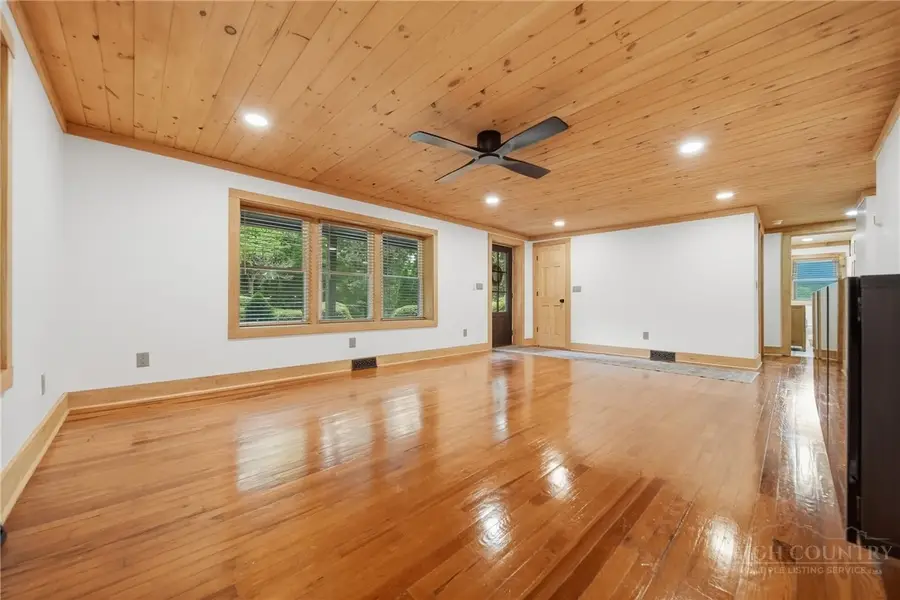 418 NW Arlington Circle, Lenoir, NC 28645 - #3