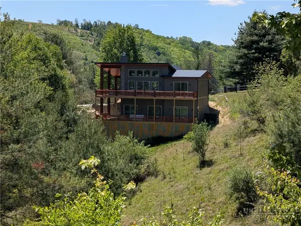 19 Cozy Cabins Circle, Piney Creek, NC 28663