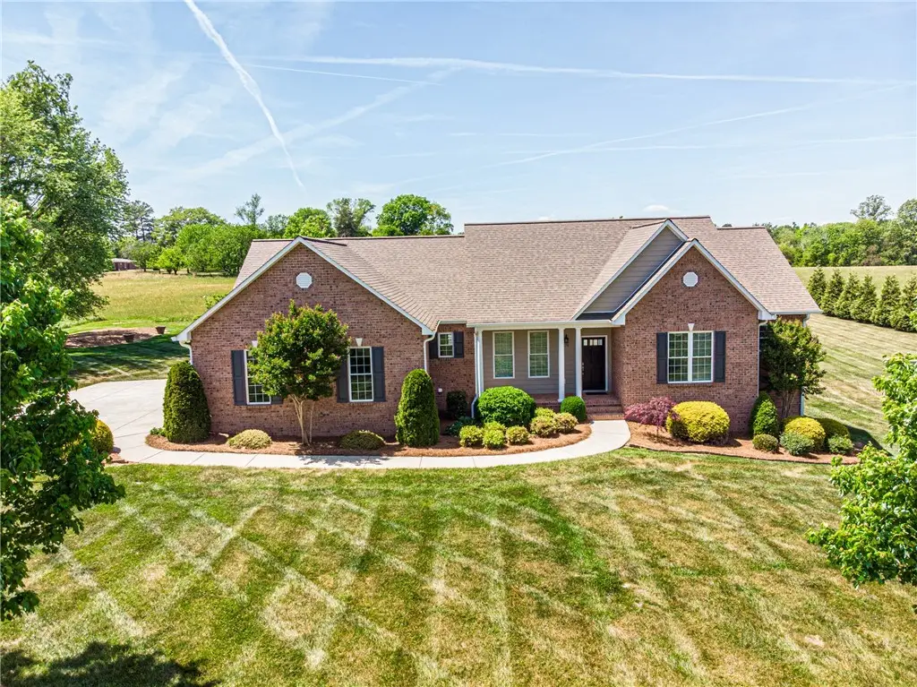 379 Horseshoe Bend Road, Hudson, NC 28638 - #1