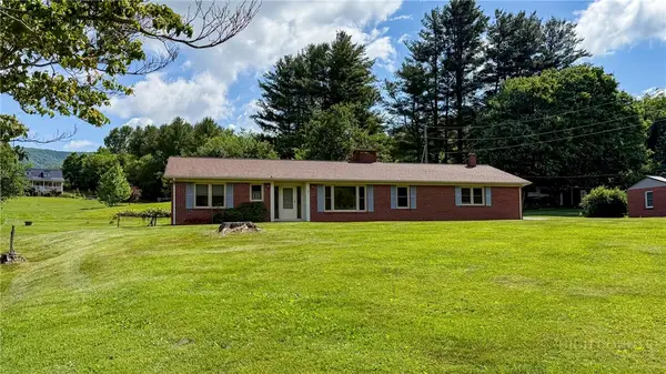 256 Wickzola Lane, West Jefferson, NC 28694
