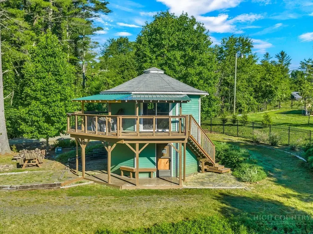141 N Riverside Drive, West Jefferson, NC 28694 - #1