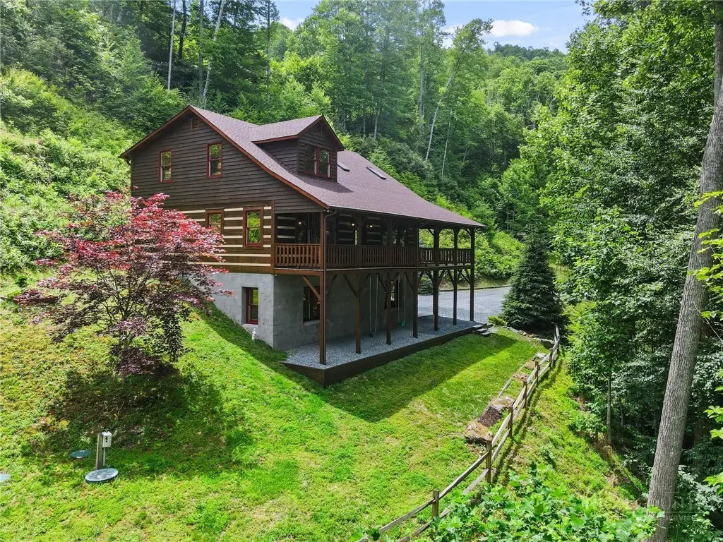 211 Wades Lane, Vilas, NC 28692 - #1