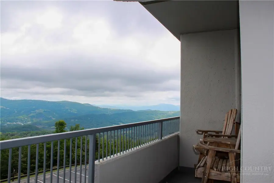 303 Sugar Top Drive #2221, Sugar Mountain, NC 28604 - #2