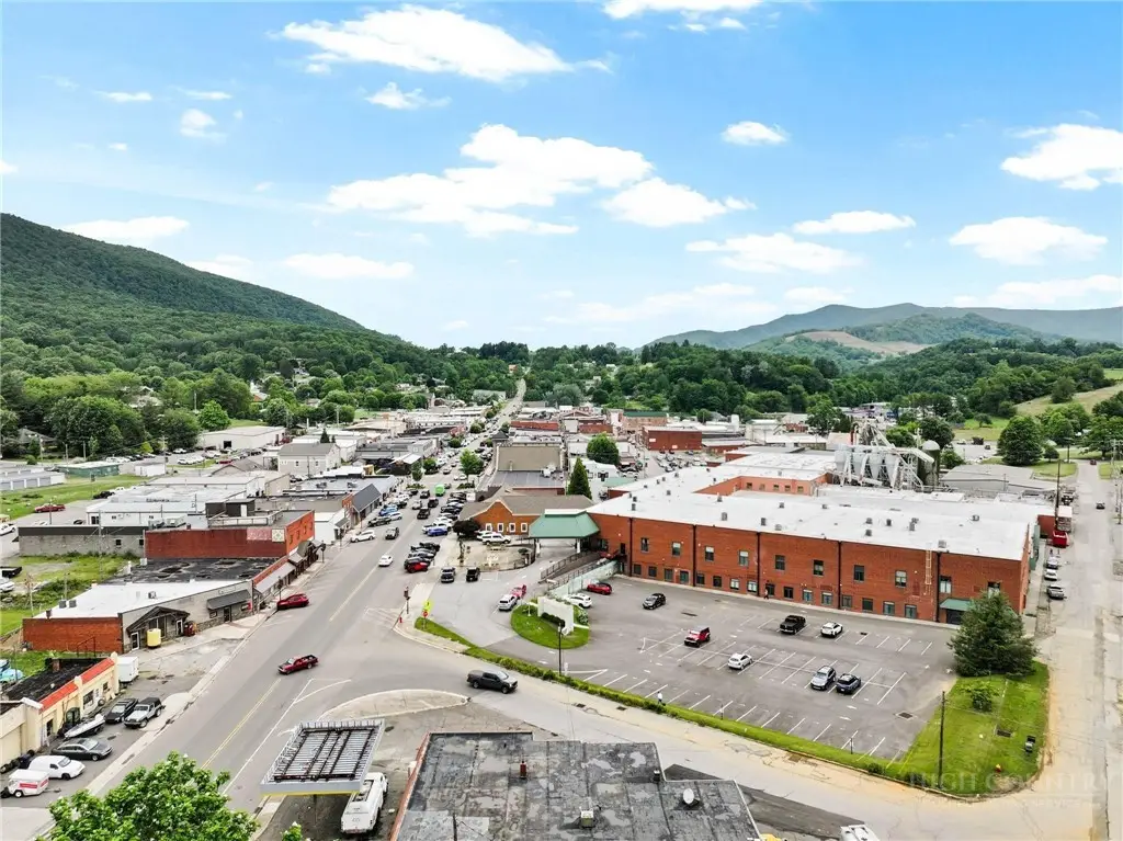 215 S Jefferson Station Place #210, West Jefferson, NC 28694 - #1