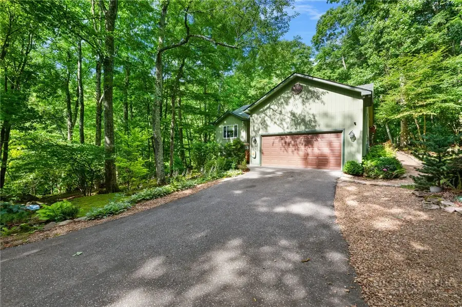 207 Woodwinds Lane, Seven Devils, NC 28604 - #3