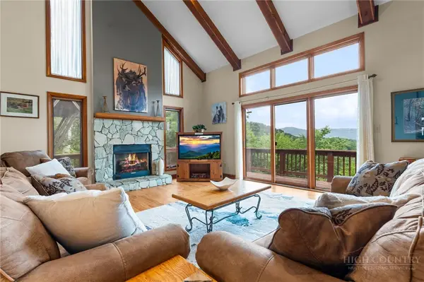 218 Slope View Road #22, Sugar Mountain, NC 28604