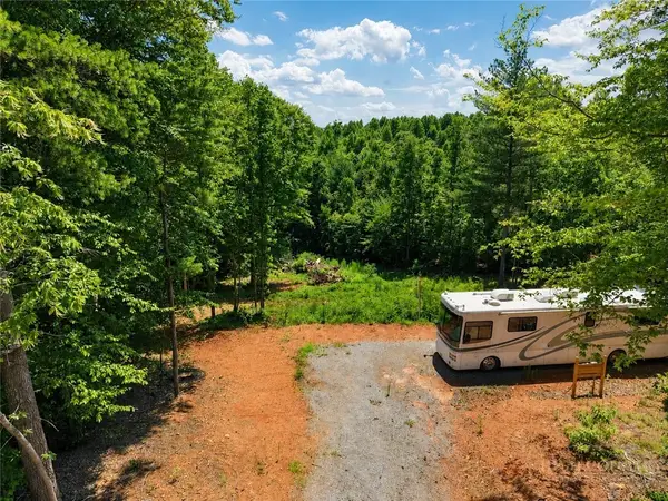 4543 River Rd Liberty Grove Road, North Wilkesboro, NC 28659